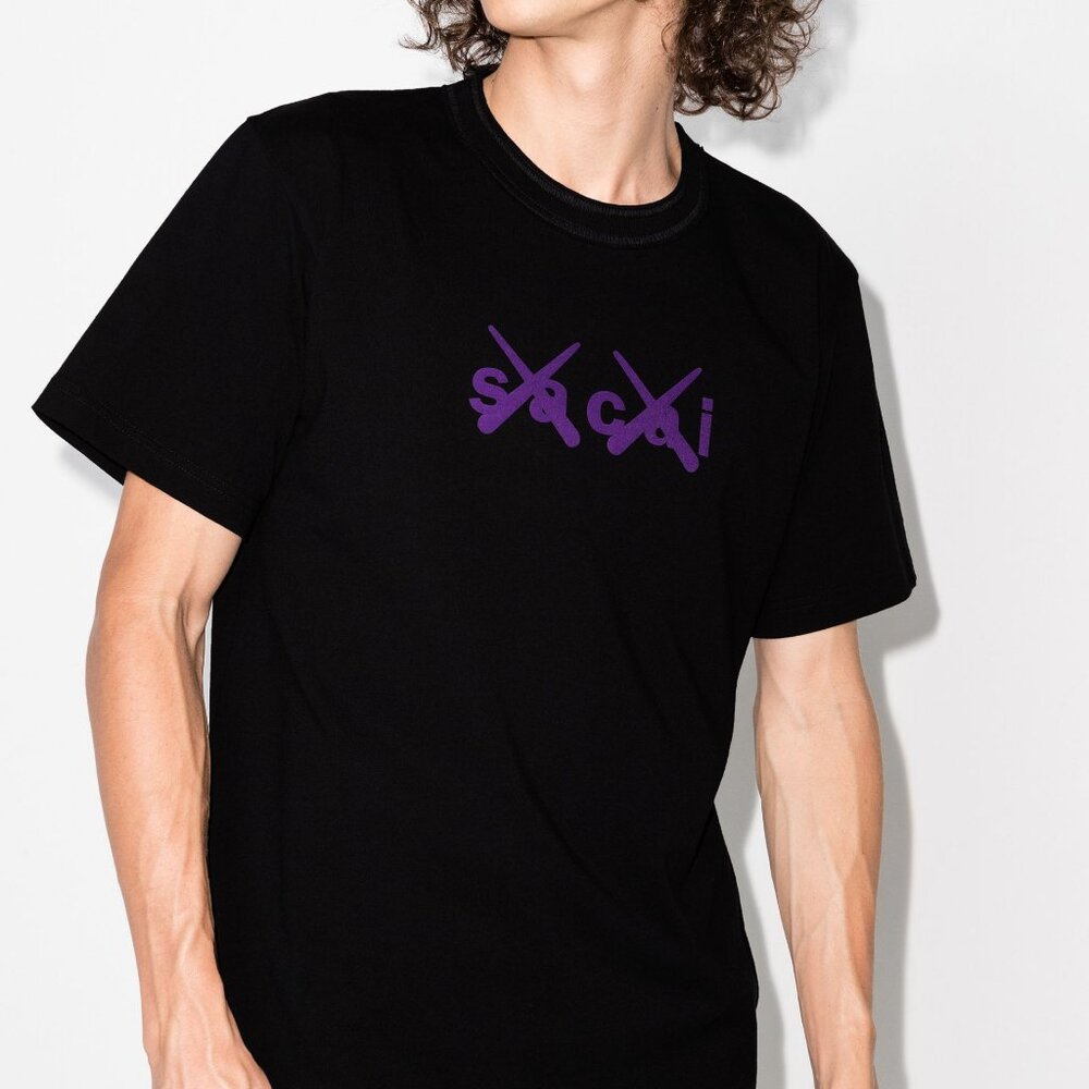BNWT AW21 SACAI x KAWS FLOCKED LOGO PRINT TSHIRT BLACK 0 & 1 & 2
